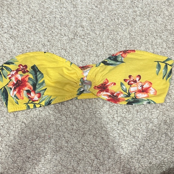 No Boundaries Yellow Floral Two-Piece Set - Picture 2 of 3